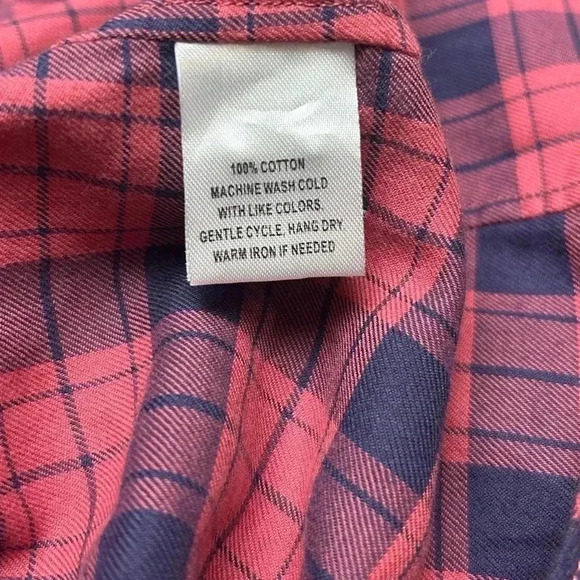 UNTUCKit Red and Navy Women’s Plaid Button Down Flannel Shirt Size 10 - Picture 3 of 4
